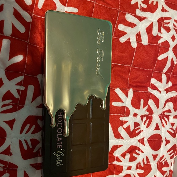 Too faced chocolate gold palette!! - Picture 3 of 4